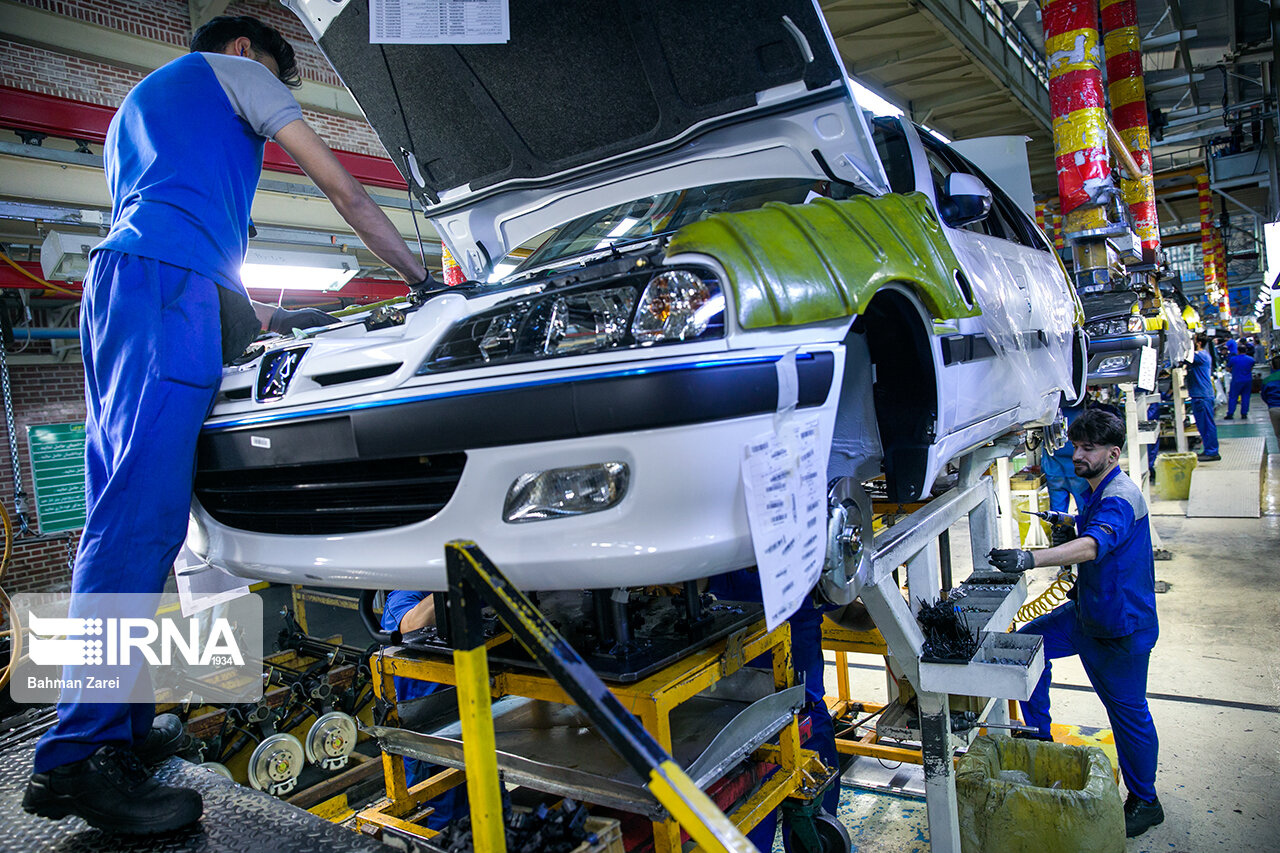 قیمت کارخانه‌ای خودروها افزایش نمی‌یابد/ افزایش عرضه خودرو در بورس در دستور کار است